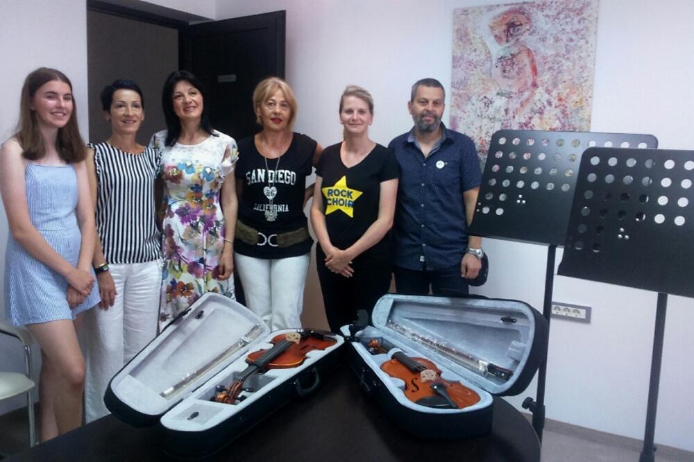 donacija violina, Foto: Svetlana Mandić