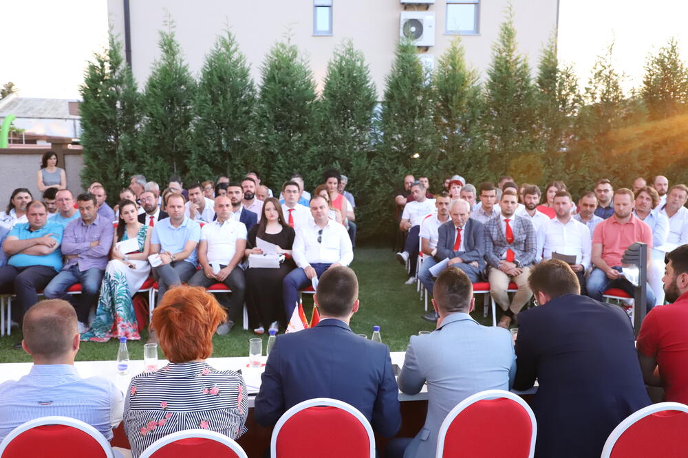 Demokrate GO, Foto: Demokrate