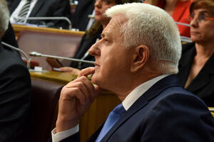 Premijerski sat 18. jula