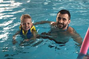 Dijete najbolje kroz igru uči da pliva: Najteži je početak