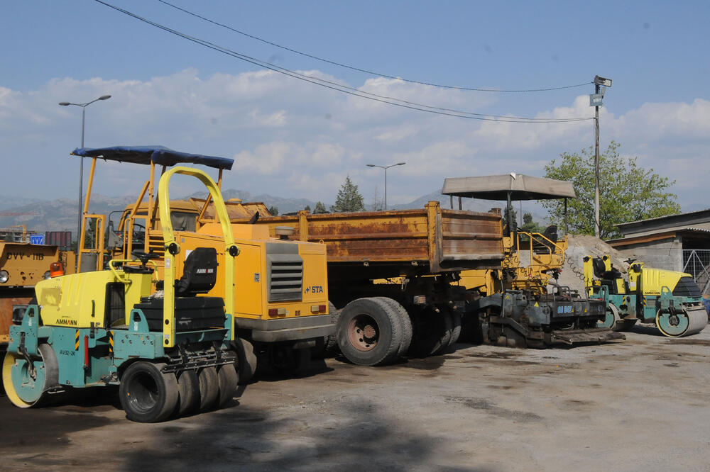 Mehanizacija “Puteva”, Foto: Vesko Belojević