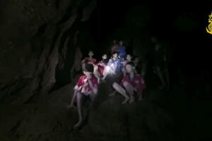 Tajland: Dječaci bi mogli da ostanu u pećini mjesecima