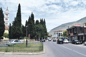 Pao tender za dvoranu u Tuzima