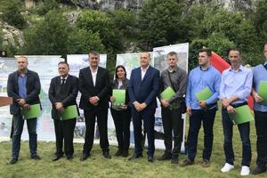 U Šavniku uručena rješenja o grantovima