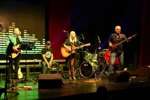 Raznovrsni bendovi i dobre vibracije