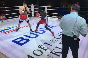 Nikola Sjekloća nadvisio Holanđanina Dakua