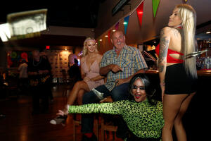 Religija i bordeli - makro kandidat za parlament