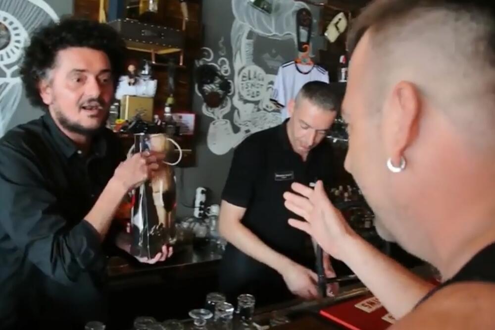 Kumare čestitka, Foto: Screenshot (Youtube)