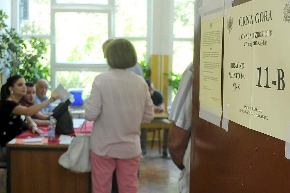 Izbori, glasanje, Foto: Zoran Đurić