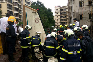 Mumbaj: Pet poginulih u padu manjeg aviona