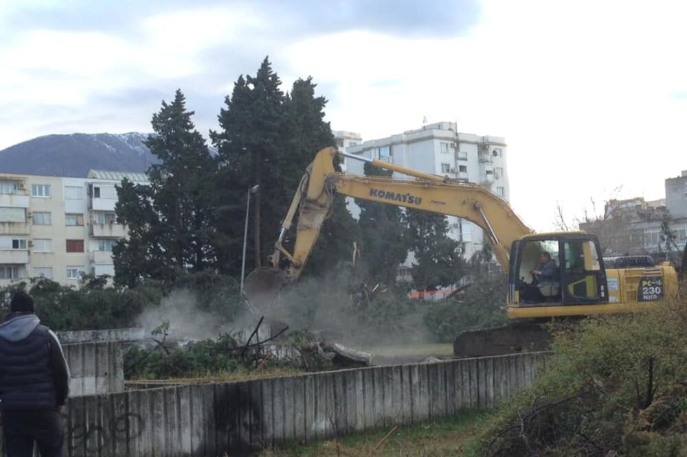 Rušenje dvorišta, Foto: Arhiva Vijesti
