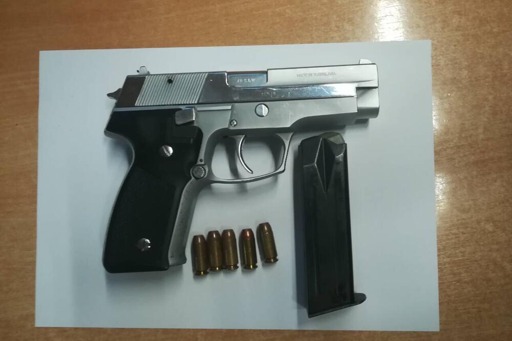 Pištolj, municija, Bar, Foto: Uprava policije