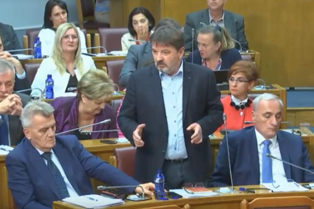 Poslanici vlasti, Foto: Screenshot (YouTube)