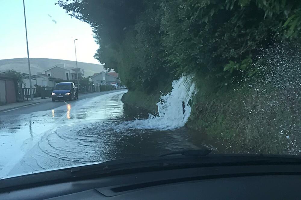 Bijela cijev, Foto: Screenshot (video)