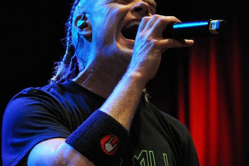 Dog Eat Dog (novine), Foto: Facebook.com/dogeatdog.official