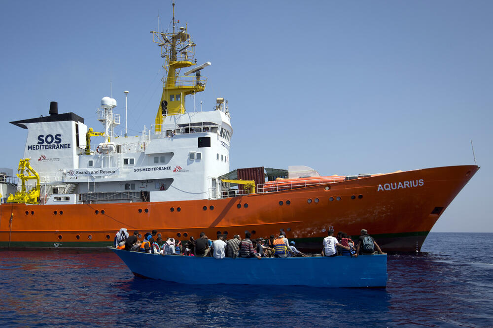 Italija, brod, migranti, Foto: Beta-AP