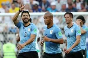 Neubjedljivi Urugvajci idu u osminu finala