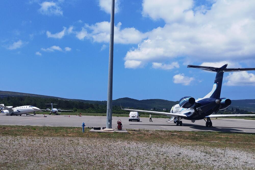 piaggio avioni tivat, Foto: Siniša Luković