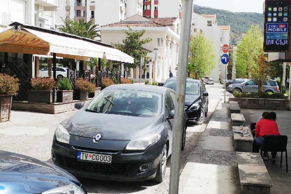 parking Tivat, Foto: Siniša Luković