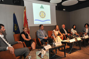 Rotari klub Podgorica sa prijateljima donirao 55.000 eura u...