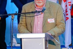 Vujačić: Đukanović da naplati porez svojim kumovima, a ne da...