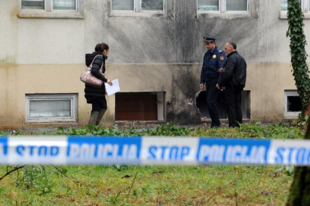 Bombaški napad na redakciju Vijesti, Foto: Savo Prelević