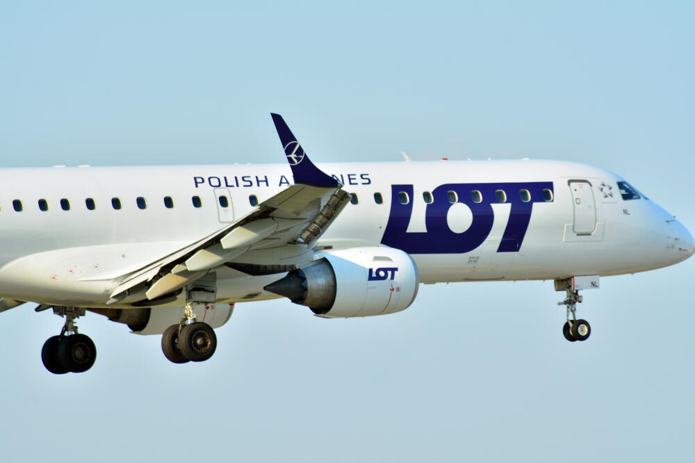 Avion, LOT, Foto: Shutterstock