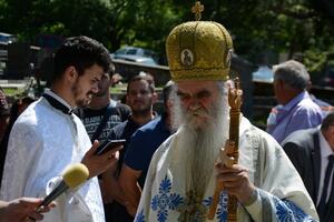 Amfilohije: Radnici su obespravljeni i rade za bijedne zarade