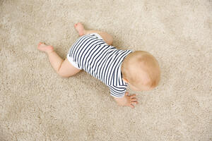 Djeca brže prohodaju kada puze