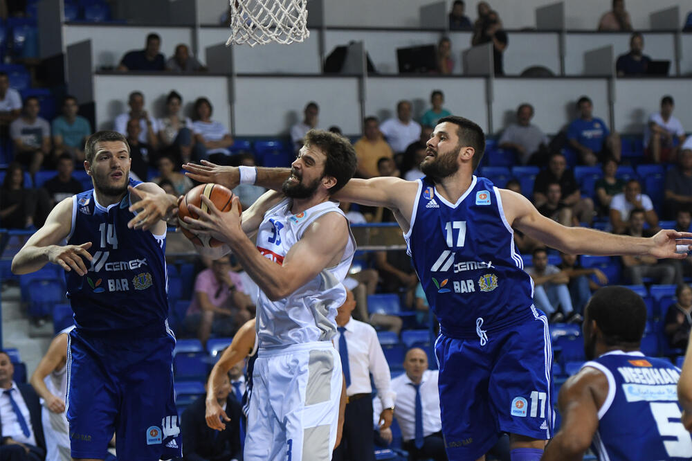 Budućnost - Mornar, Vukota Pavić, Kajl Lendri, Radoje Vujošević, Foto: Savo Prelević
