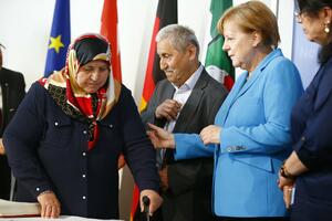 Merkel: Napadi na strance su sramota za Njemačku