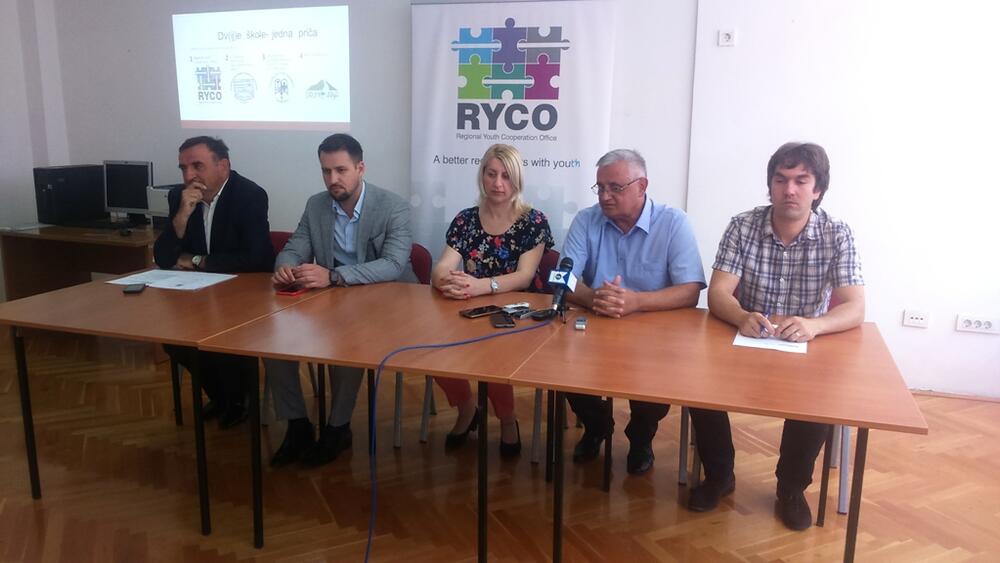 Projekat Dvije škola