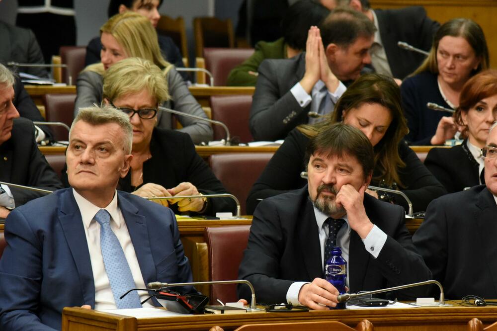 poslanici DPS, Foto: Boris Pejović
