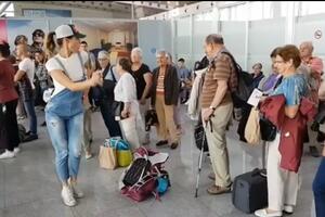 Pogledajte šou bivše mis Francuske na aerodromu u Podgorici