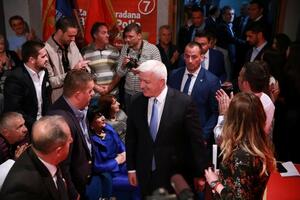 Marković uključio Vladu u izbornu kampanju