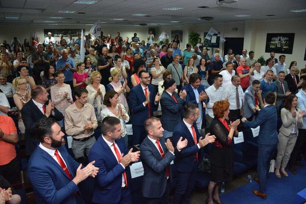 Za 21. vijek Bar, Foto: Za 21. vijek