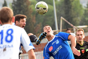 Upitnici iznad osam timova