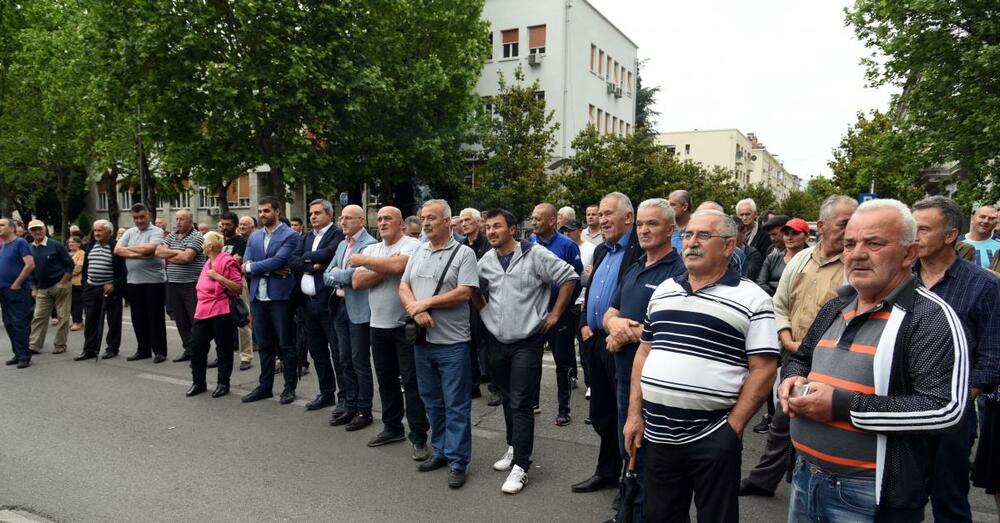 Protest vlasnika nelegalno sagrađenih kuća Park šuma Zagorič