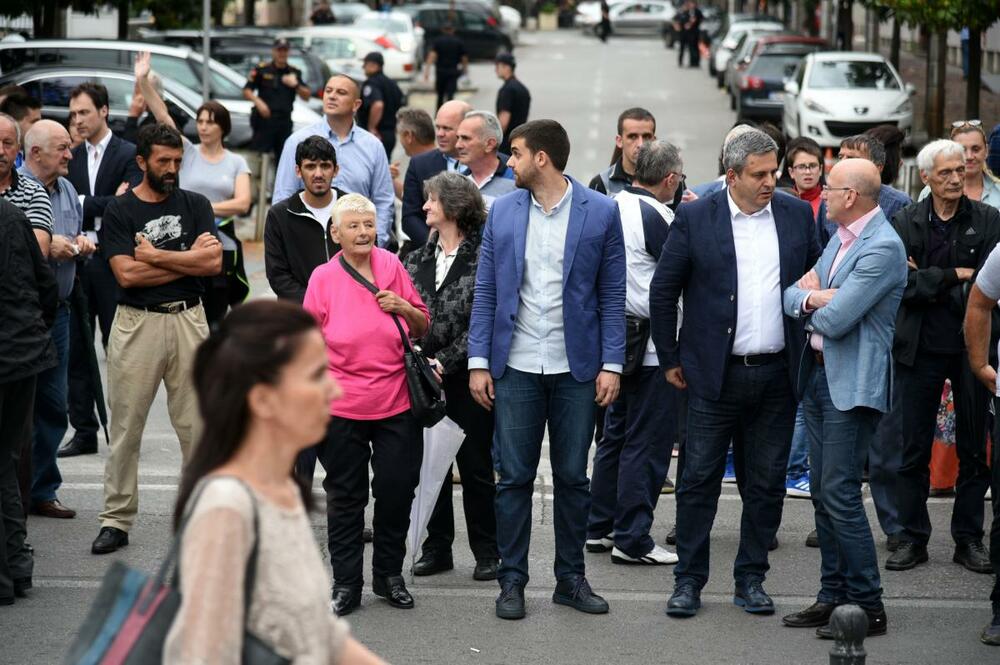 Protest vlasnika nelegalno sagrađenih kuća Park šuma Zagorič