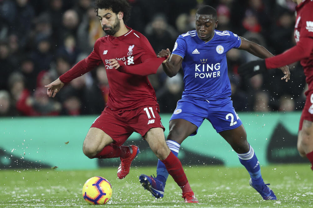 Mohamed Salah u duelu sa Mendijem, Foto: BETA/AP