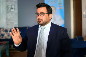 Prije deset godina je gađao Buša cipelom, danas je kandidat za...