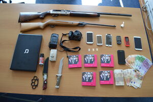 Pogledajte policijsku akciju na Cetinju: Oduzeli oružje, drogu,...