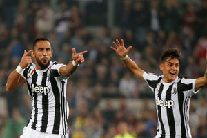Dominacija Juventusa, crna noć Milana, Alegri za istoriju
