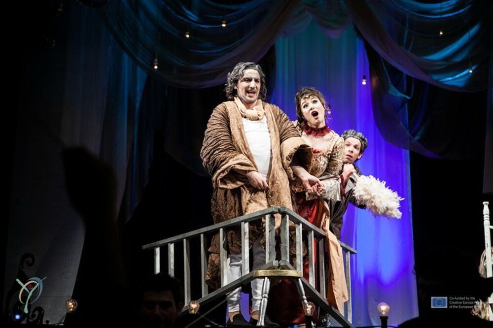 Opera "Služavka Gospodarica"