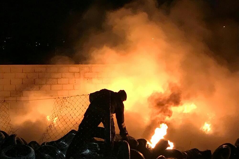 Bar, požar, Foto: Radomir Petrić