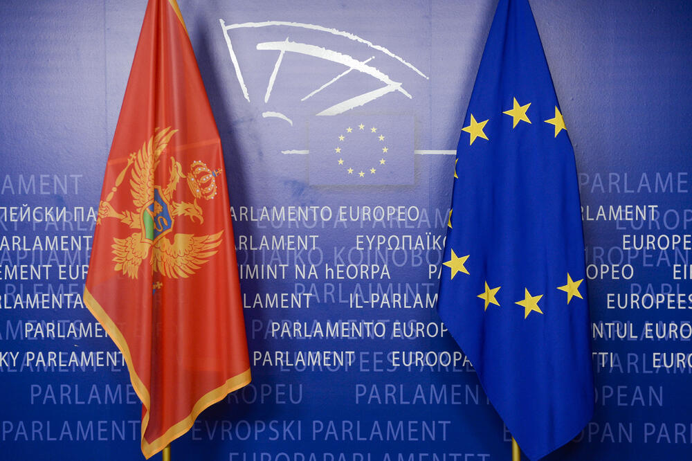 Crna Gora, EU (Novine), Foto: Frederic Sierakowski