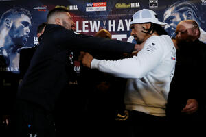 Umalo tuča van ringa: Britanski rivali spremni za okršaj