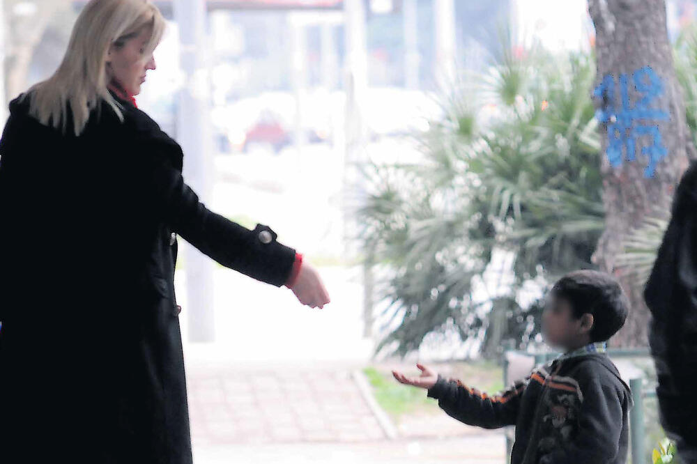 prosječenje djece, dječje prosjačenje, Foto: Luka Zeković