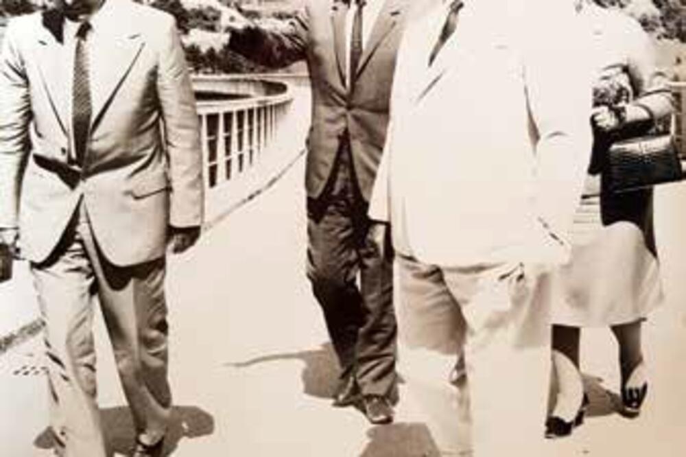 Tito na Tarinom mostu, Foto: Drago Vukčević