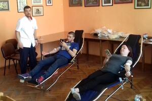 Srednjoškolci iz Bara dobrovoljno dali dali krv